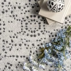 NuLOOM Leila Abstract Modern Medallion Area Rug -Fashion Home Decor Store GUEST 59515925 520d 4596 9334 b92f9fc5d608